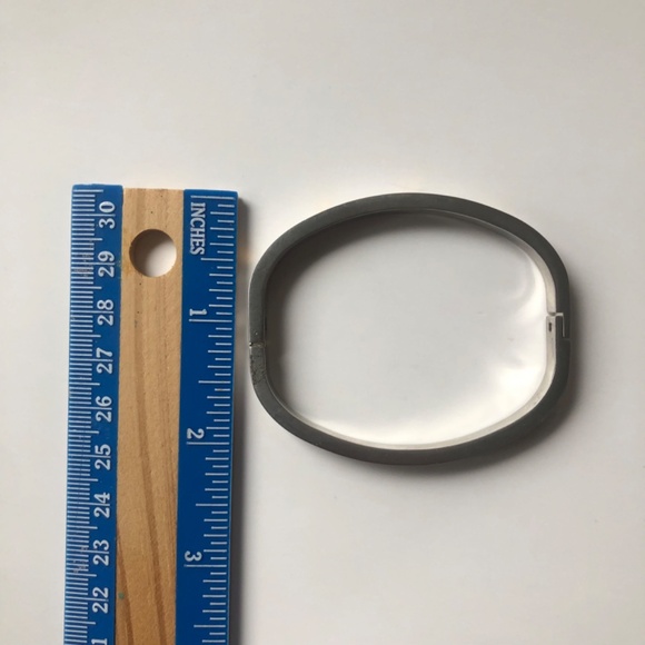 Bracelet with a Hinge Open & Close Silver & Gold - Picture 5 of 9